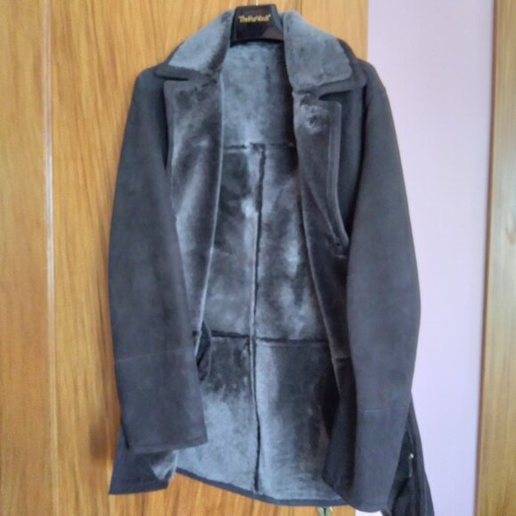 NWOT The Fur Vault Men's Brown Shearling Coat Size Medium - Picture 7 of 12